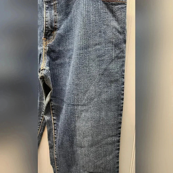 Levi's Relaxed Bootcut 550 16 S Medium Wash Good Condition - Picture 6 of 16